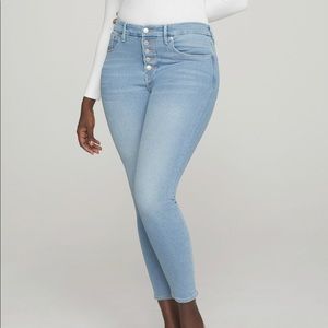 Good American Exposed Button Jeans